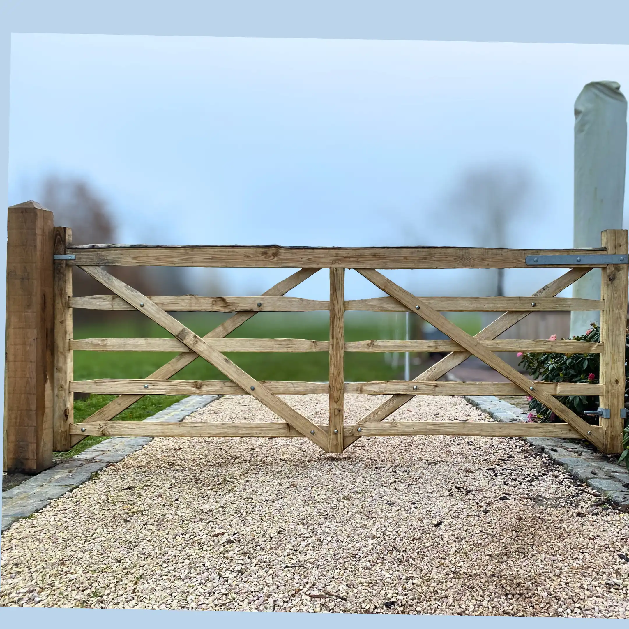 Cleft & Field poort